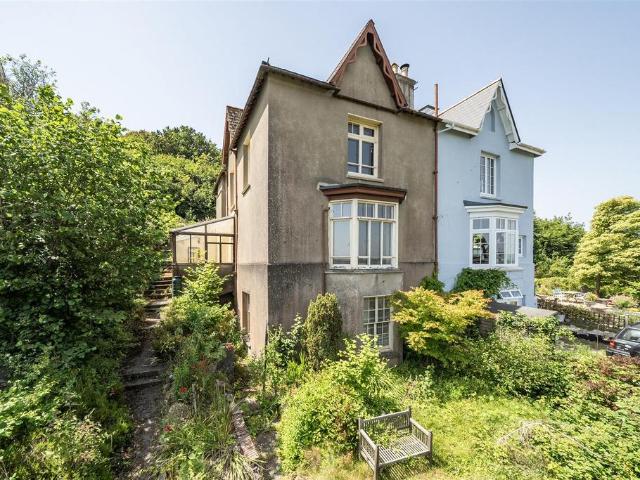 6 bedroom semi detached house for sale