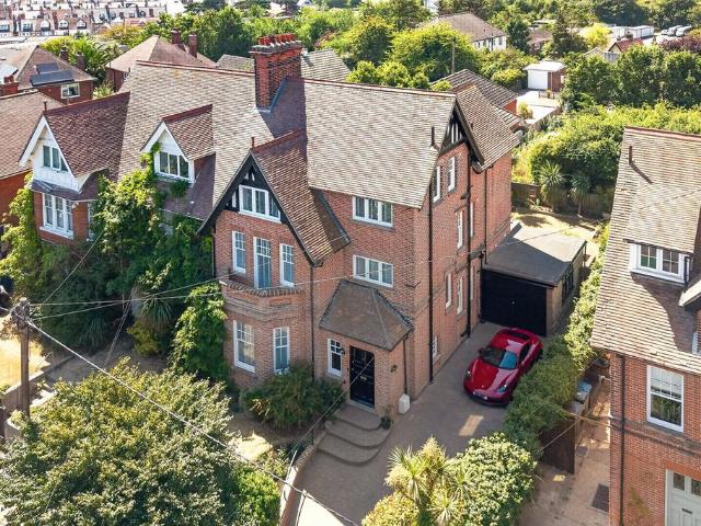 6 bedroom semi detached house for sale