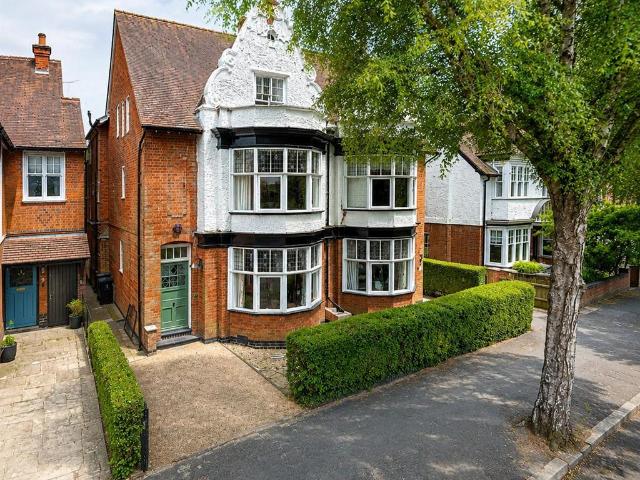 6 bedroom semi detached house for sale