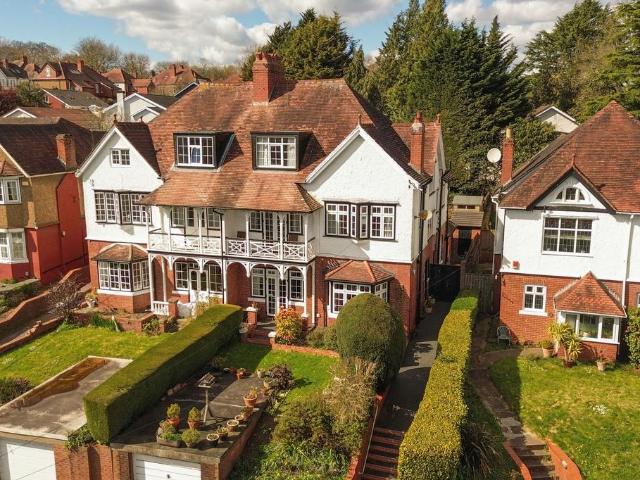 6 bedroom semi detached house for sale