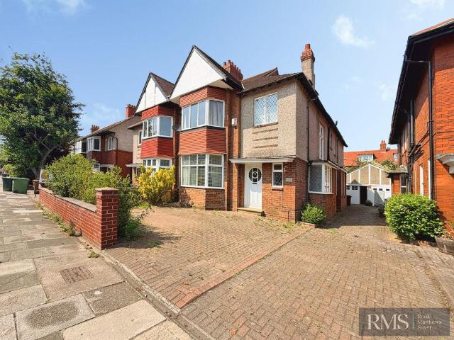 6 bedroom semi detached house for sale