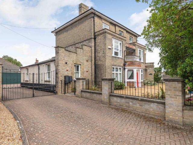 6 bedroom semi detached house for sale