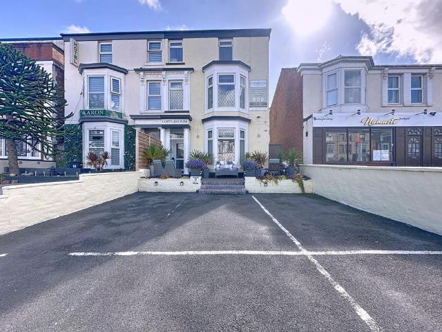 6 bedroom semi detached house for sale