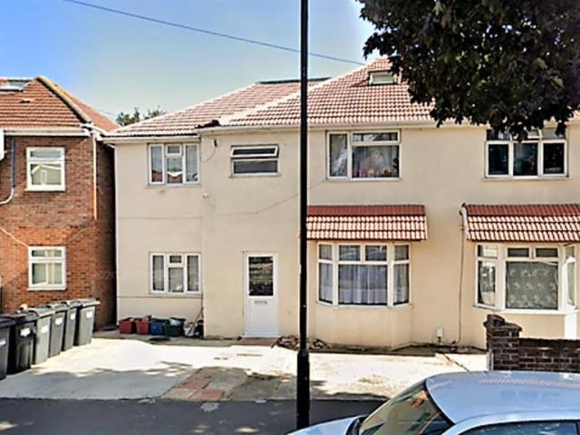 6 bedroom semi detached house for sale