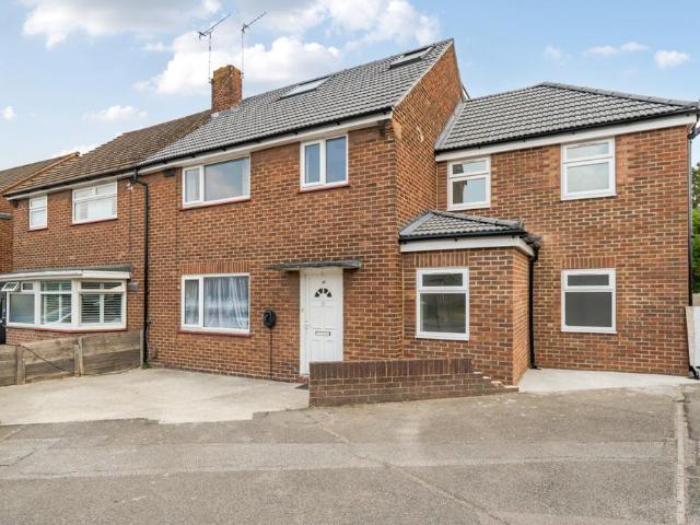 6 bedroom semi detached house for sale