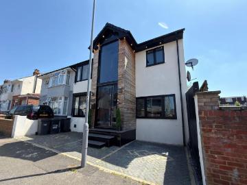 6 bedroom semi detached house for sale