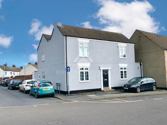 6 bedroom semi detached house for sale