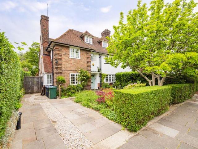 6 bedroom semi detached house for sale