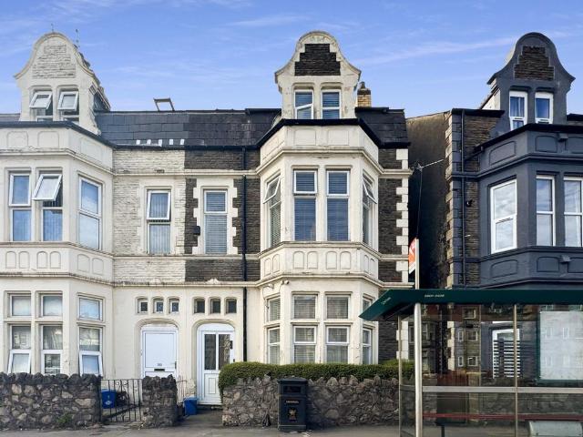 6 bedroom semi detached house for sale