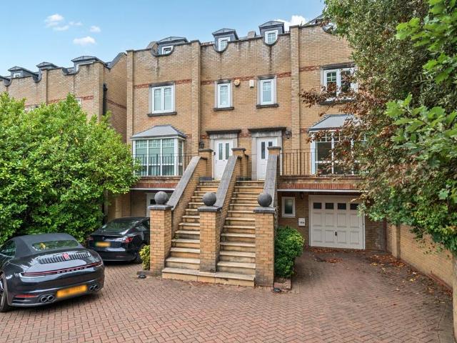 6 bedroom semi detached house for sale