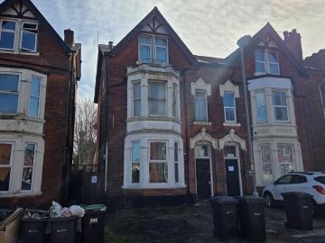6 bedroom semi detached house for sale