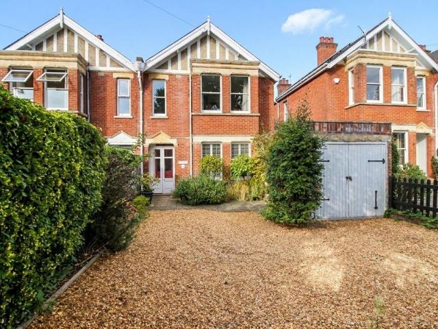 6 bedroom semi detached house for sale