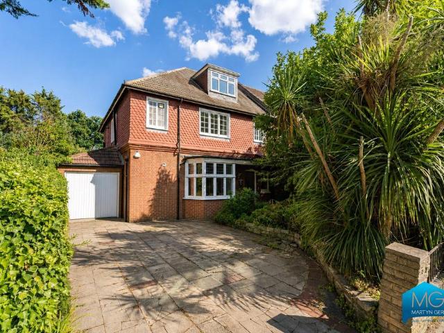 6 bedroom semi detached house for sale