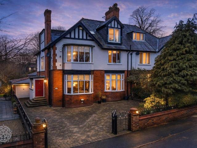 6 bedroom semi detached house for sale