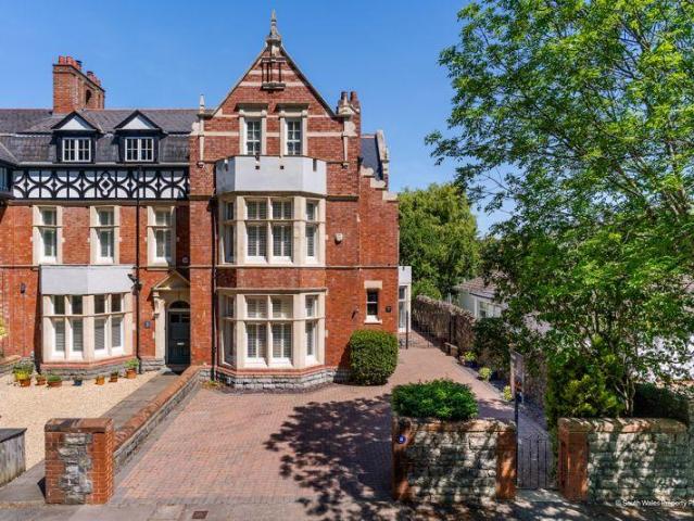 6 bedroom semi detached house for sale