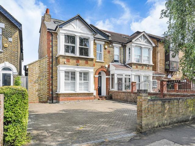 6 bedroom semi detached house for sale