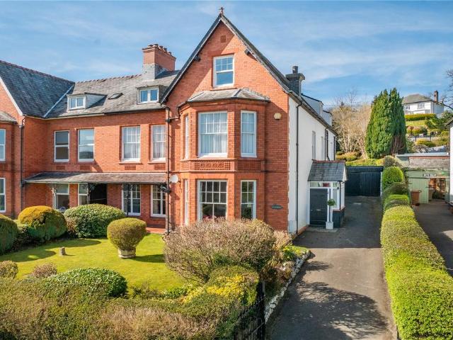 6 bedroom semi detached house for sale