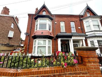 6 bedroom semi detached house for sale