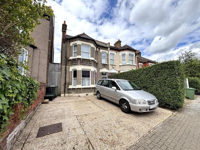 6 bedroom semi detached house for sale