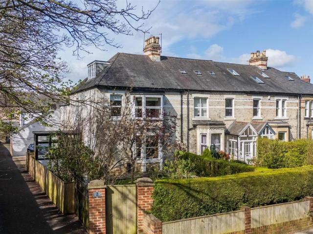 6 bedroom semi detached house for sale