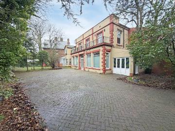6 bedroom semi detached house for sale