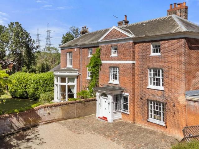 6 bedroom semi detached house for sale