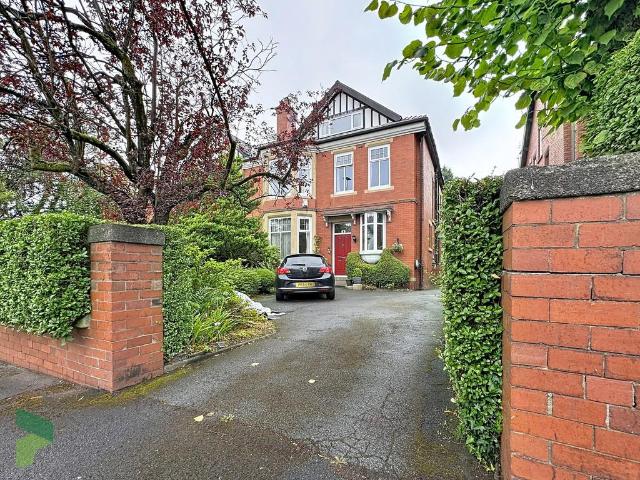 6 bedroom semi detached house for sale