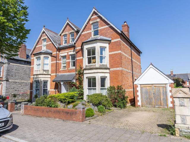6 bedroom semi detached house for sale