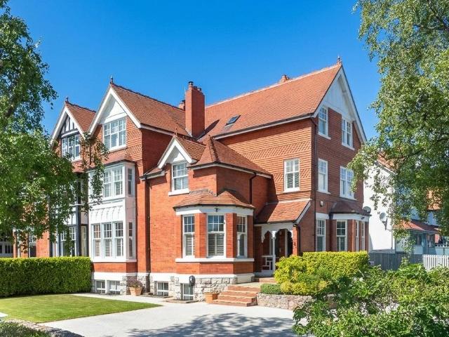 6 bedroom semi detached house for sale