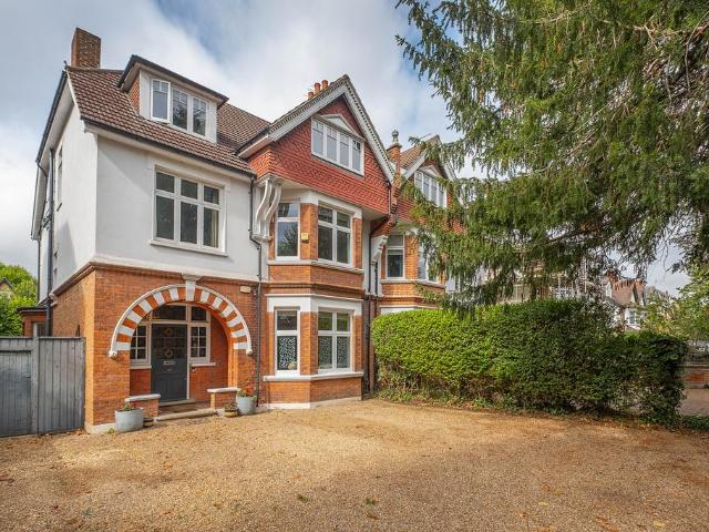 6 bedroom semi detached house for sale