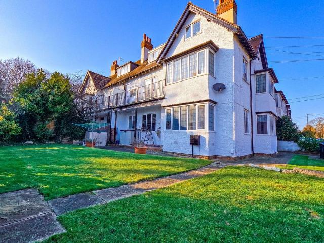 6 bedroom semi detached house for sale