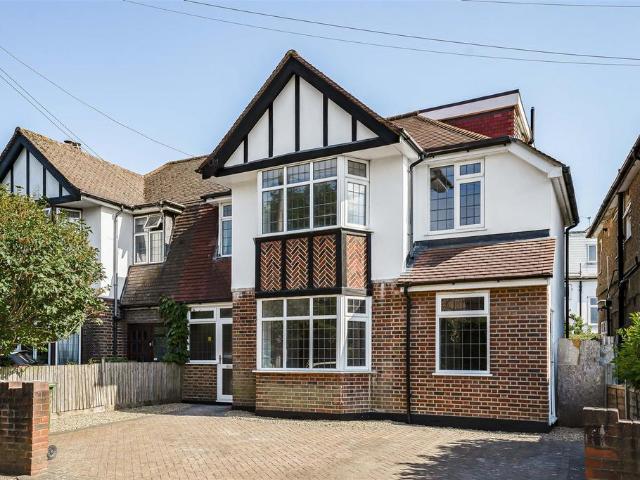 6 bedroom semi detached house for sale
