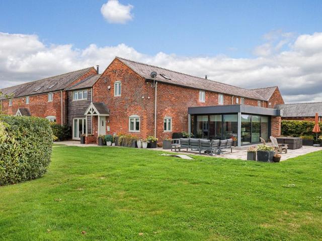 6 bedroom semi detached house for sale