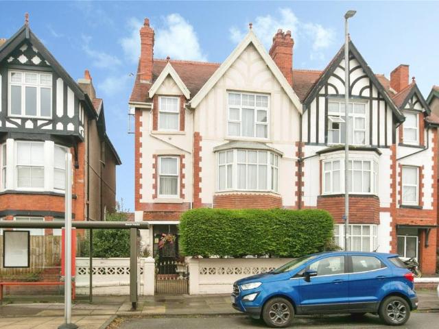 6 bedroom semi detached house for sale
