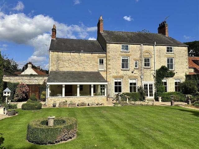 6 bedroom semi detached house for sale