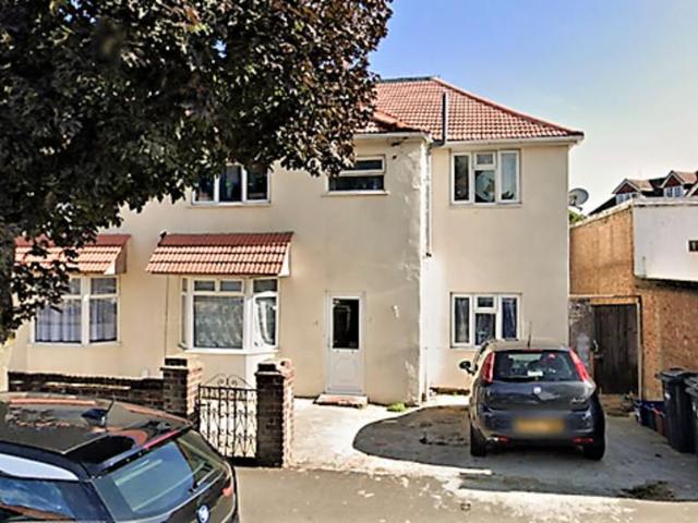 6 bedroom semi detached house for sale