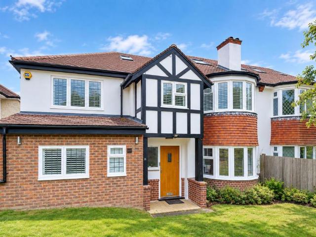 6 bedroom semi detached house for sale