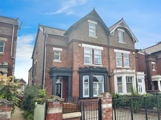 6 bedroom semi detached house for sale