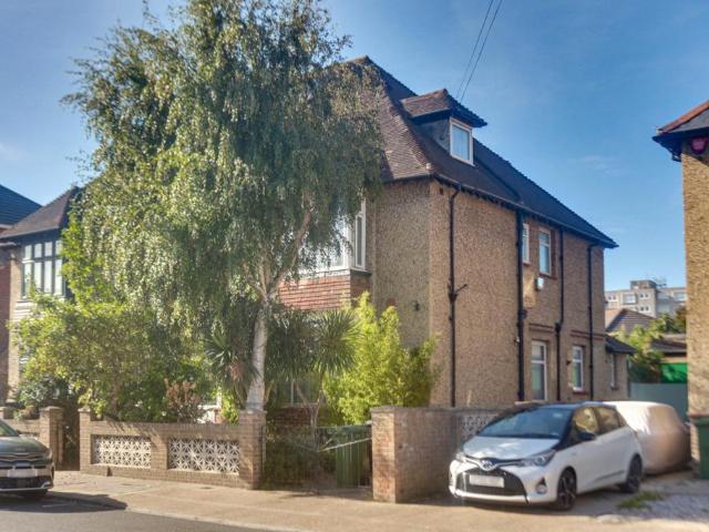 6 bedroom semi detached house for sale