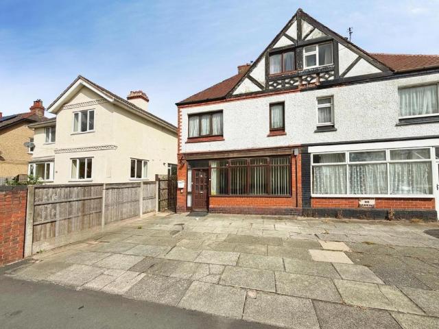 6 bedroom semi detached house for sale