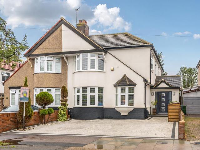 6 bedroom semi detached house for sale