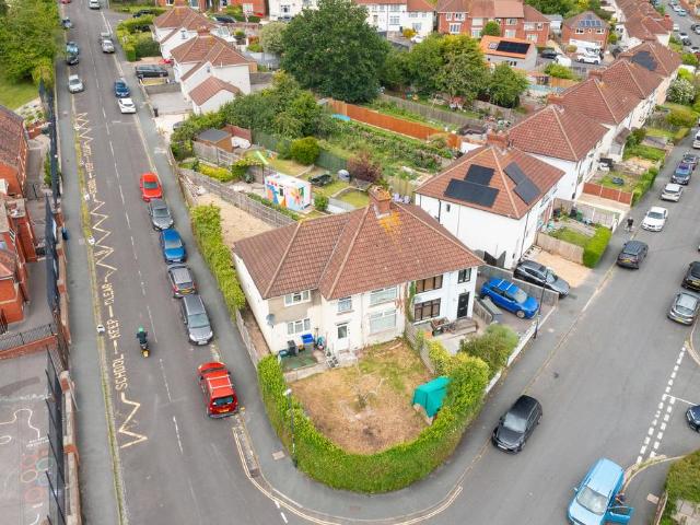 6 bedroom semi detached house for sale