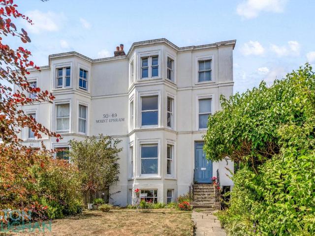 6 bedroom semi detached house for sale