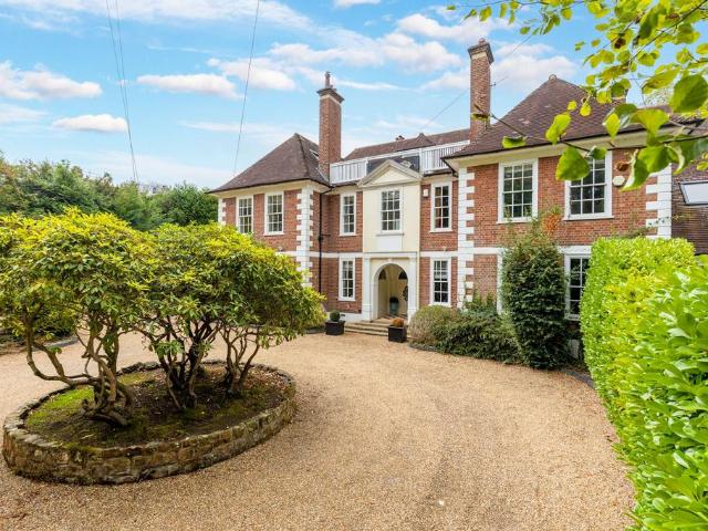 6 bedroom semi detached house for sale
