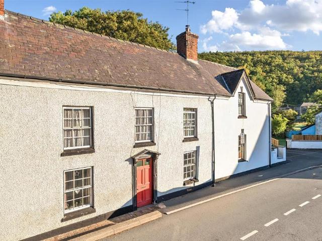 6 bedroom semi detached house for sale