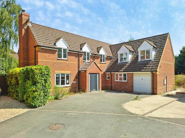 6 bedroom semi detached house for sale
