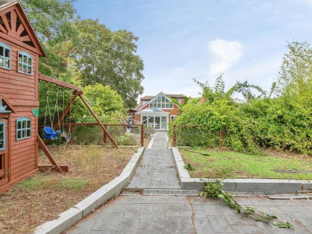 6 bedroom semi detached house for sale