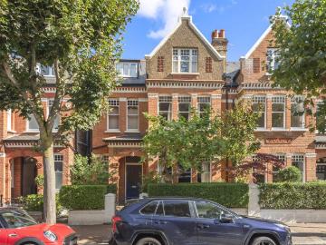 6 bedroom semi detached house for sale