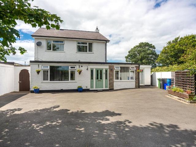 6 bedroom detached house for sale