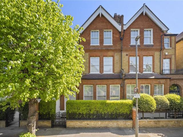 6 bedroom semi detached house for sale
